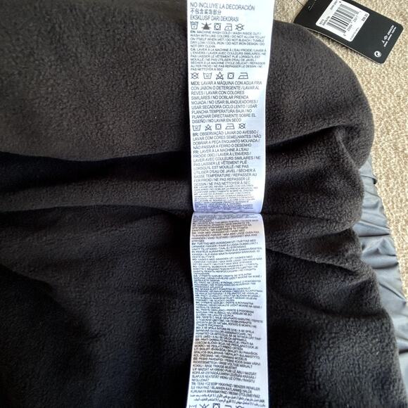 AIR JORDAN Jumpman Toddler Quilt Puffy Hoodie Zipper Jacket Gray Sz Youth Medium - Picture 8 of 8